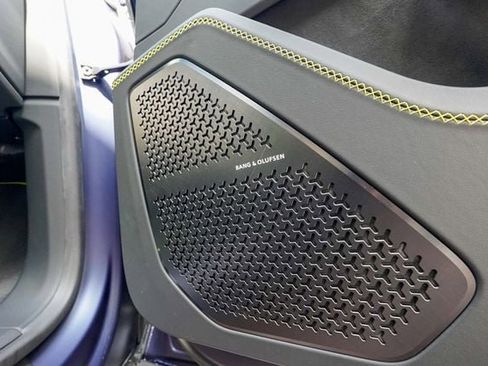 Used 2025 Lamborghini Urus SE image 86