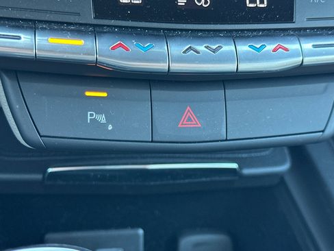 Certified 2023 Cadillac XT4 Luxury image 30