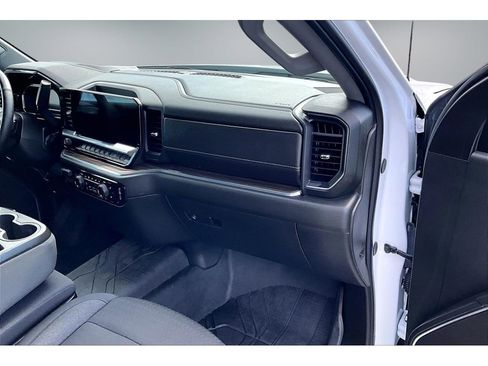 Used 2024 Chevrolet Silverado 1500 LT w/ Z71 Off-Road Package AWD/4WD image 23