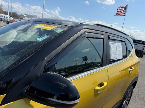 Used 2022 Kia Seltos S AWD/4WD image 14