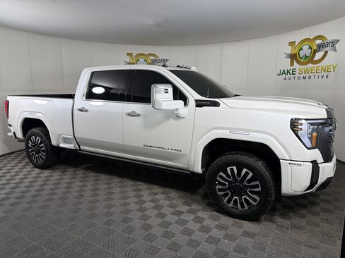 Used 2024 GMC Sierra 2500 Denali Ultimate image 10