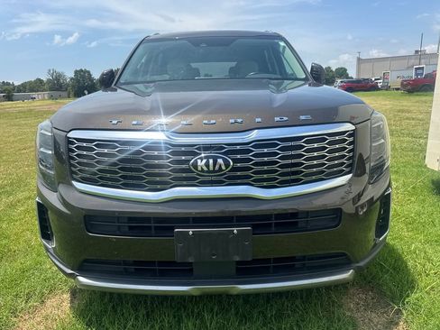Used 2021 Kia Telluride EX w/ EX Premium Package FWD image 2