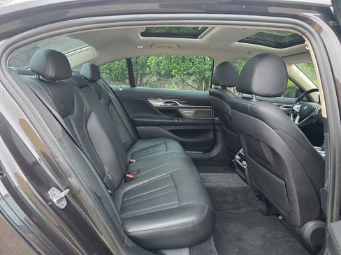 Used 2019 BMW 740i xDrive AWD/4WD image 35