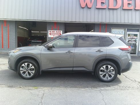 Used 2023 Nissan Rogue SV w/ SV Premium B Package AWD/4WD image 2