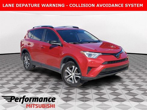 Used 2017 Toyota RAV4 LE image 1