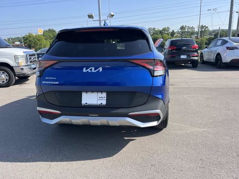 Used 2023 Kia Sportage EX FWD image 4