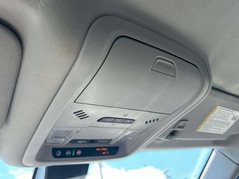 Used 2023 Chevrolet Equinox Premier FWD image 40