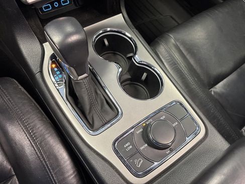 Used 2019 Jeep Grand Cherokee Limited AWD/4WD image 37