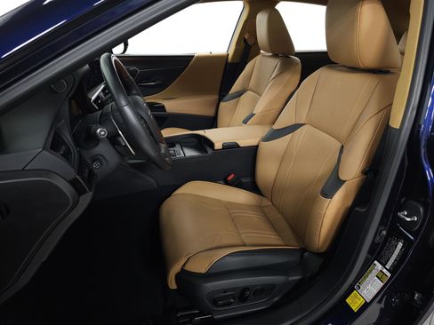 Used 2025 Lexus ES 350 w/ Luxury Package image 16