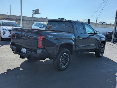 Used 2025 Toyota Tacoma TRD Sport image 8