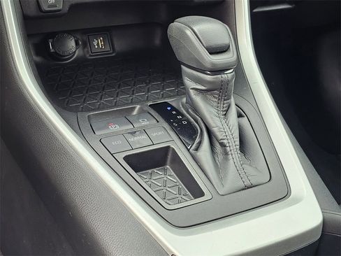 Used 2023 Toyota RAV4 XLE image 21