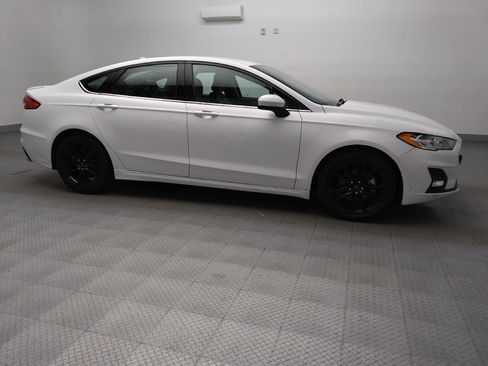 Used 2020 Ford Fusion SE w/ Equipment Group 151A FWD image 11
