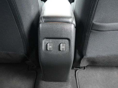 Used 2023 Nissan Kicks SR image 16