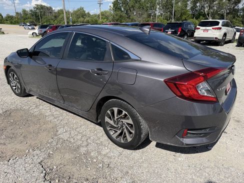 Used 2018 Honda Civic EX image 5