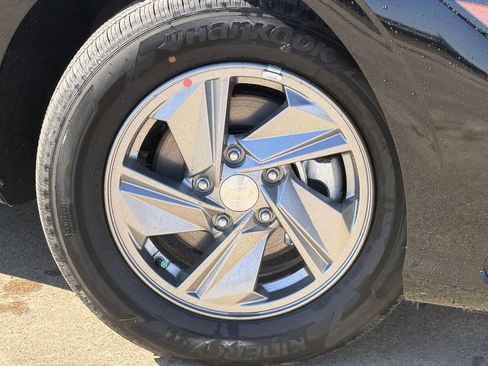 New 2026 Hyundai Elantra SE image 9