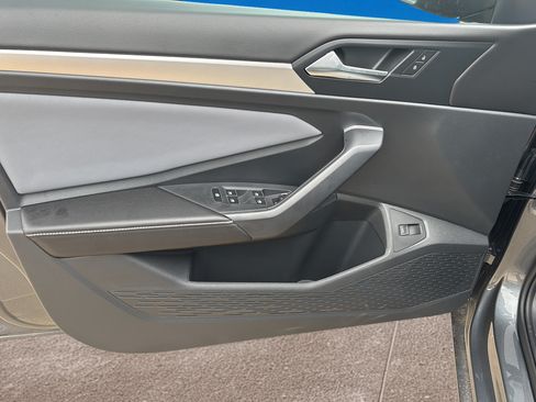 New 2026 Volkswagen Jetta SE FWD image 19