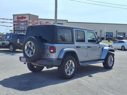 Used 2020 Jeep Wrangler Unlimited Sahara AWD/4WD image 21