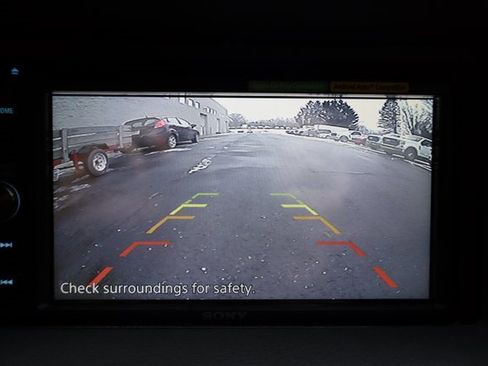 Used 2006 Chevrolet SSR w/ Preferred Equipment Group image 6