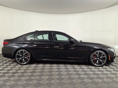 Used 2021 BMW M550i xDrive w/ Dynamic Handling Package image 10