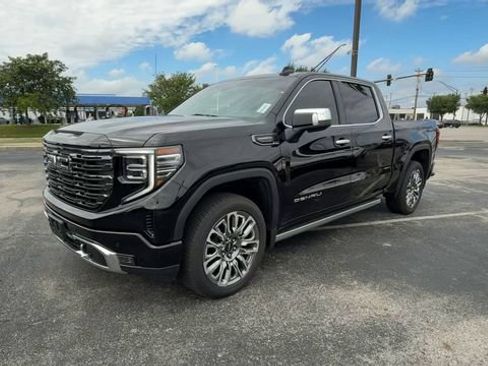Used 2025 GMC Sierra 1500 Denali Ultimate AWD/4WD image 4