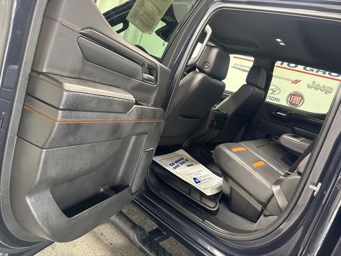 Used 2023 GMC Sierra 1500 AT4 w/ Technology Package image 21
