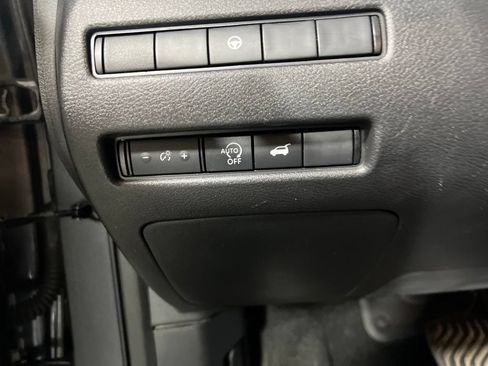 Used 2024 Nissan Rogue SV AWD/4WD image 22