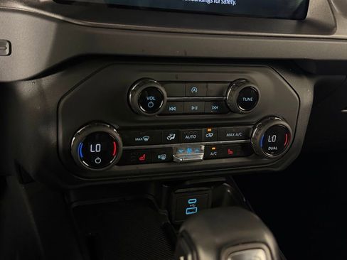 Used 2025 Ford Bronco Big Bend image 12