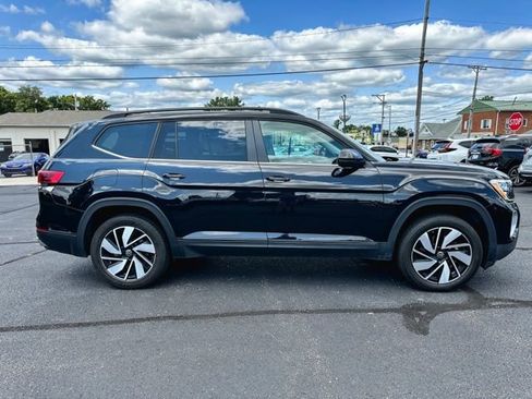 Used 2025 Volkswagen Atlas SE FWD image 9