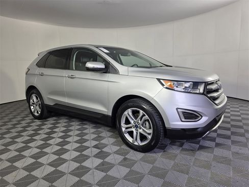 Used 2018 Ford Edge Titanium image 2