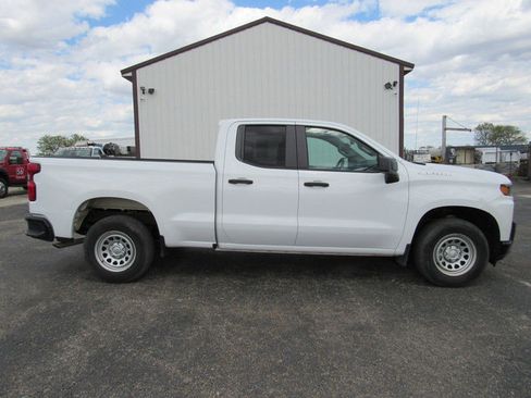 Used 2019 Chevrolet Silverado 1500 W/T w/ WT Convenience Package RWD image 2
