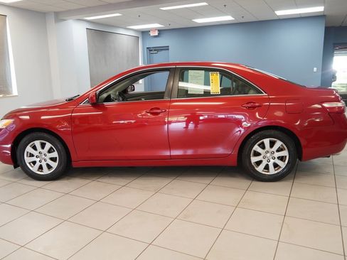 Used 2007 Toyota Camry V6 FWD image 2