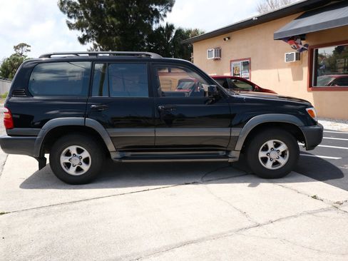 Used 2000 Toyota Land Cruiser AWD/4WD image 6