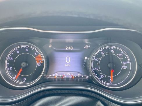 Used 2019 Jeep Cherokee Limited image 6