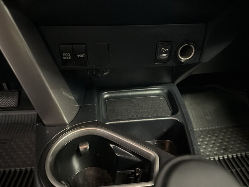 Used 2017 Toyota RAV4 LE w/ All Weather Liner Package FWD image 29