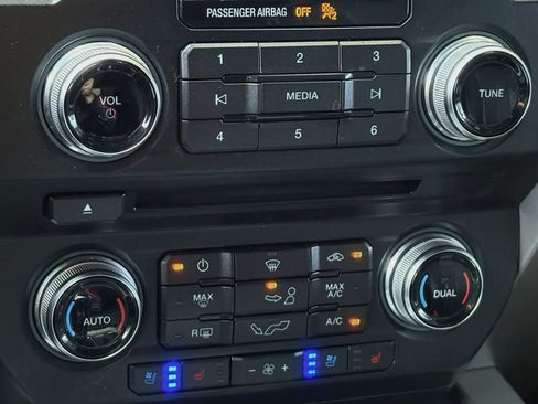 Used 2018 Ford F150 Lariat w/ Equipment Group 502A Luxury image 22