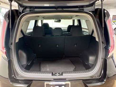 Certified 2025 Kia Soul LX image 24
