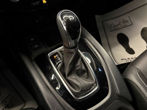 Used 2021 Nissan Rogue Sport SL image 16