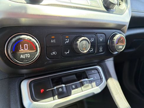Used 2020 GMC Acadia SLT AWD/4WD image 17