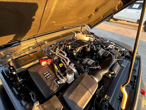 Used 2025 Jeep Wrangler Unlimited Rubicon w/ Technology Group image 36