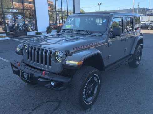 Used 2019 Jeep Wrangler Unlimited Rubicon AWD/4WD image 2