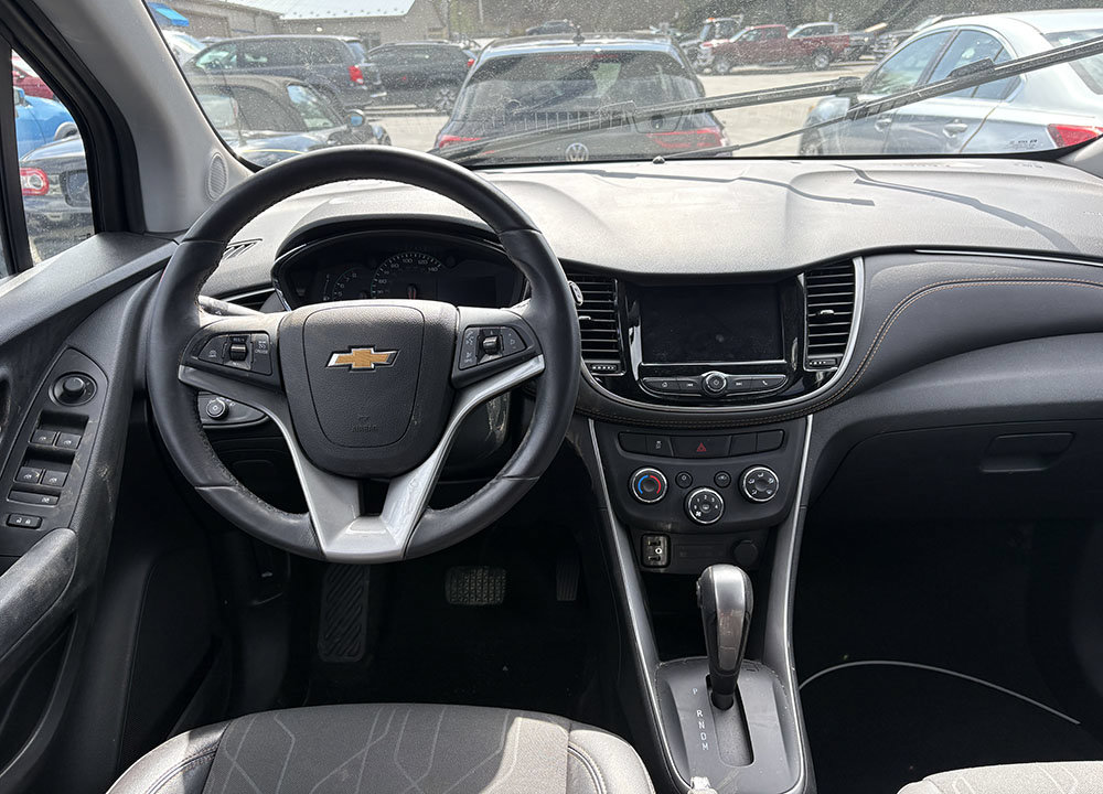 Used 2020 Chevrolet Trax LT w/ LT Convenience Package AWD/4WD image 5