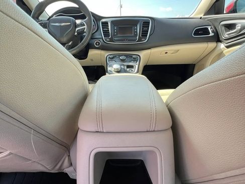 Used 2015 Chrysler 200 Limited FWD image 17