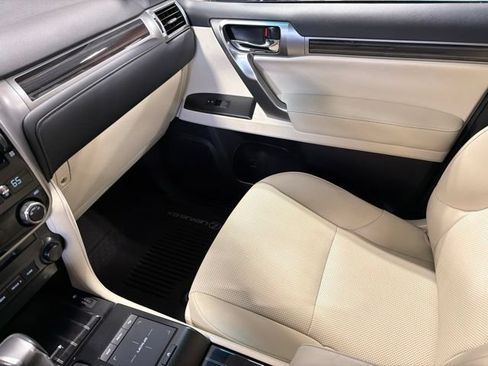 Used 2023 Lexus GX 460 Premium w/ Premium Package AWD/4WD image 26