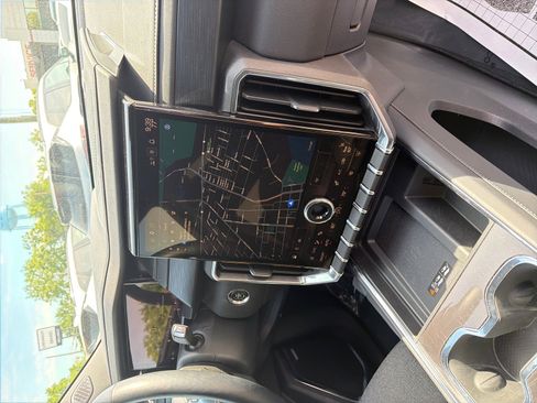 Used 2025 GMC Acadia Elevation FWD image 15