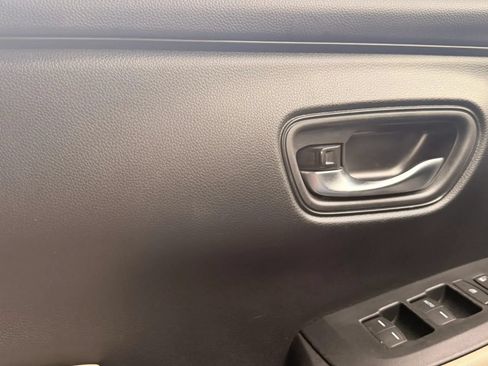 Used 2023 Honda HR-V LX image 26