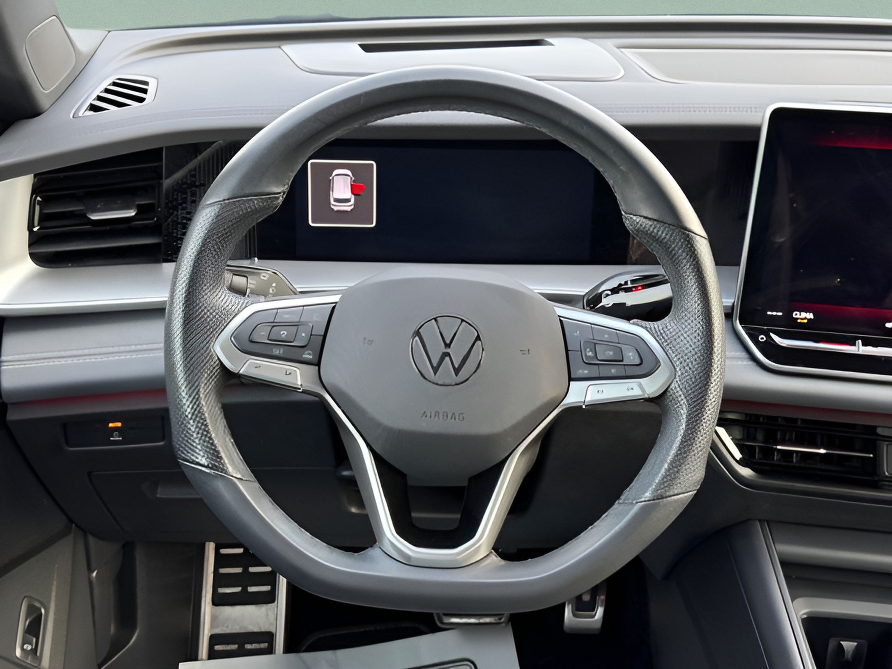 Used 2025 Volkswagen Tiguan SE R-Line AWD/4WD image 14