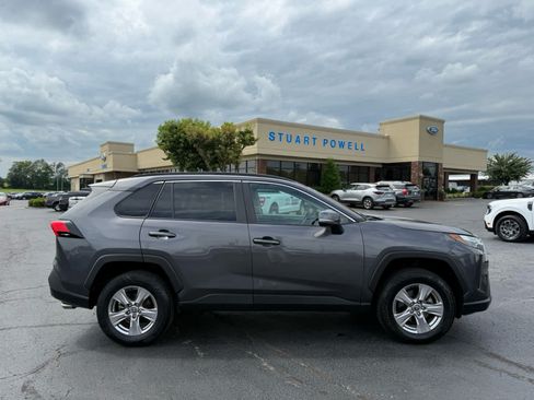 Used 2022 Toyota RAV4 XLE AWD/4WD image 18