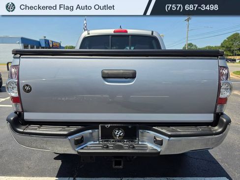 Used 2015 Toyota Tacoma 4x4 Double Cab w/ TRD Off-Road Package image 4