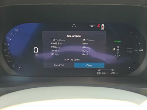 Certified 2023 Volvo XC90 T8 Plus AWD/4WD image 28