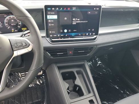 New 2026 Volkswagen Tiguan SE R-Line FWD image 24